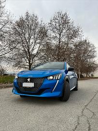 Peugeot 208 GT Line 2022 100cv (neopatentati)