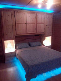 Armadio a ponte in pino massello