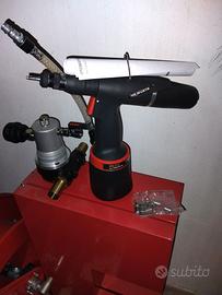 Rivettatrice inserti filettati