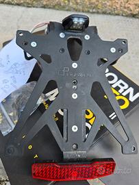 Porta targa R1 lightech originale