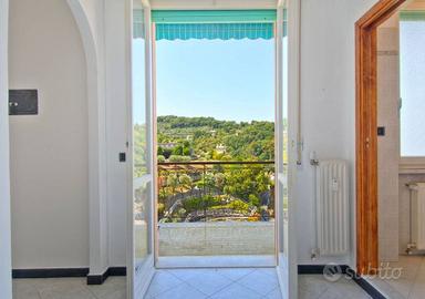 Appartamento di 120 m² con 5 locali a Camogli