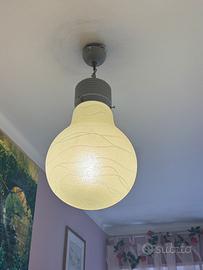 Lampadario vintage in vetro opalino stile anni ‘70