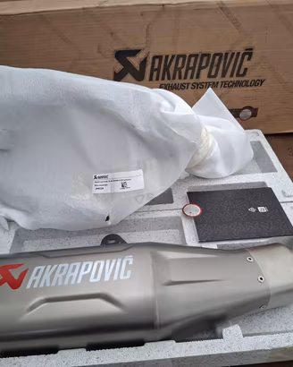 Scarico akrapovic