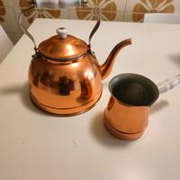 Set vintage in rame: bollitore e cezve con manico 