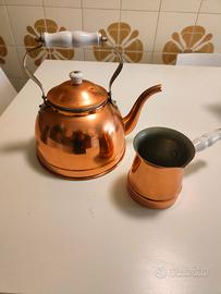 Set vintage in rame: bollitore e cezve con manico 