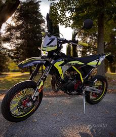 Moto Motard Fantic 50