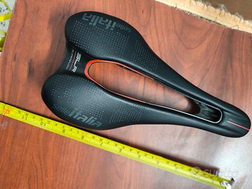Sella professionale per bici da corsa 