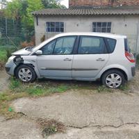auto per pezzi di ricambio