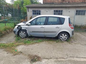 auto per pezzi di ricambio