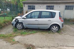 auto per pezzi di ricambio