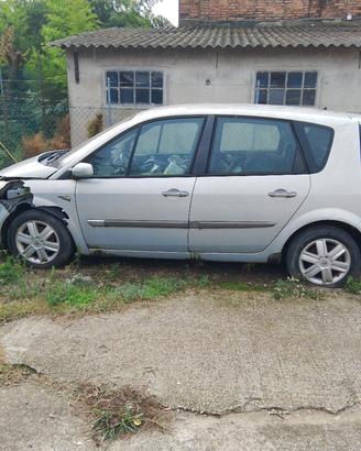 auto per pezzi di ricambio