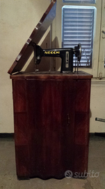 Macchina da cucire Necchi