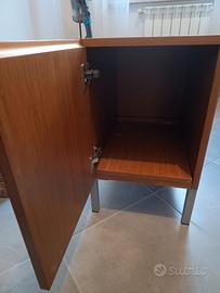 Mobiletto di legno