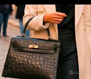 borsa in pelle verniciata  anni 90