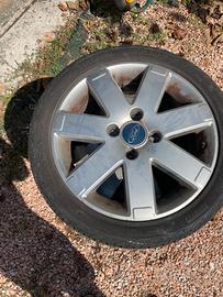Cerchi in lega + Gomme Pirelli per Ford Fiesta