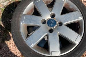 Cerchi in lega + Gomme Pirelli per Ford Fiesta