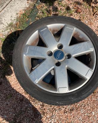 Cerchi in lega + Gomme Pirelli per Ford Fiesta