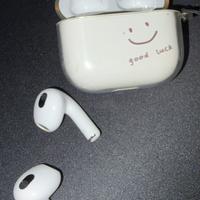 Apple AirPods 3 (Lightning Case)