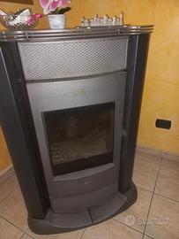 Stufa a Pellet Edilkamin Idrofox + Canna Fumaria