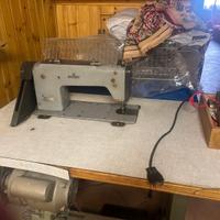 Macchina da cucire industriale