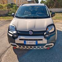 Panda cross 4×40 unico proprietario 2024  Km 30000