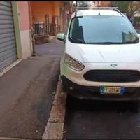 Ford transit courrier