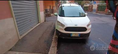 Ford transit courrier