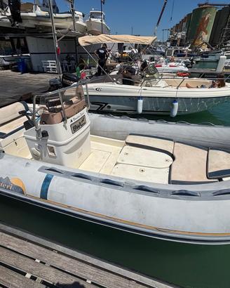 Gommone 5,5 metri con motore Suzuki 40 cavalli