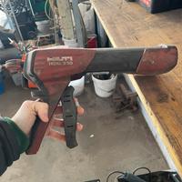 Pistola chimico hilti