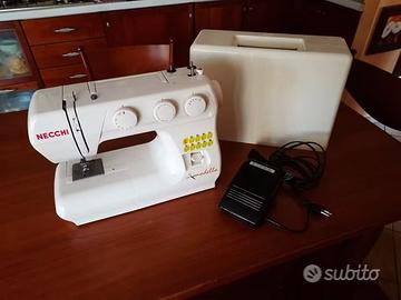 Macchina da cucire Necchi