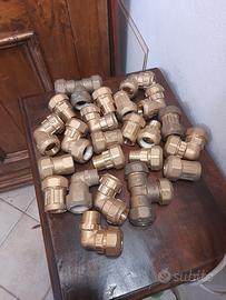 attacchi idraulici di ottone per tubi  da mm 25