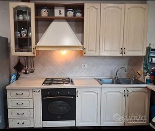Cucina lineare stile shabby