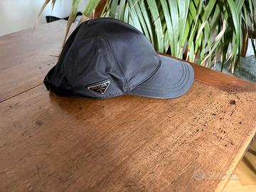 Cappello basket Prada Re-nylon