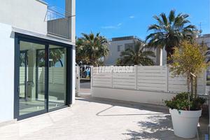 Bilocale fronte mare completamente ristrutturato c