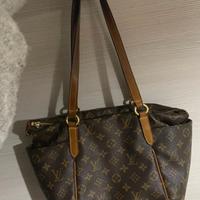 Totally MM LOUIS VUITTON