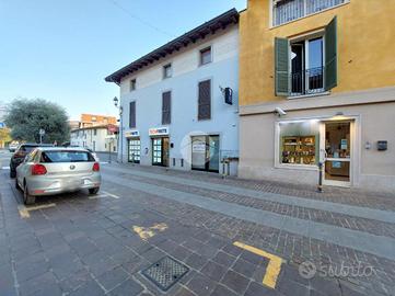 NEGOZIO A CASTREZZATO