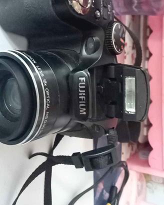 FujiFilm Finepix S - Zoom 18x  - Pronta all'uso.