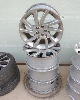 Cerchi 18" Land Rover in lega.