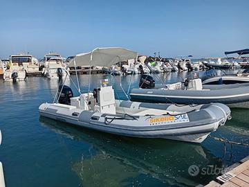 Gommone 6 metri senza motore