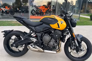 TRIUMPH Trident 660 Yellow