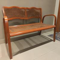 Divanetto in acero, seduta in paglia di  Vienna