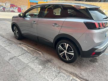 Peugeot 3008 1.5 diesel grigia 2020