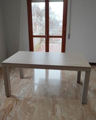 Tavolo allungabile moderno 