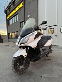 KYMCO DOWNTOWN 300I per ricambi usati SK60