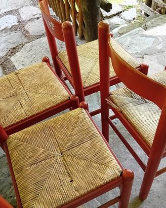 sedie in paglia dipinte di rosso