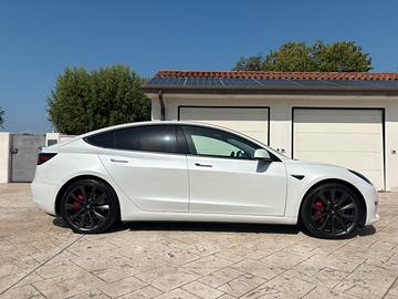 TESLA MODEL 3 PERFORMANCE 530km WLTP gancio traino
