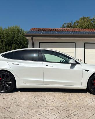 TESLA MODEL 3 PERFORMANCE 530km WLTP gancio traino