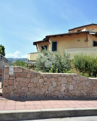 3 LOCALI A CASTELSARDO