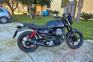Moto Guzzi V Stone 853 special edition
