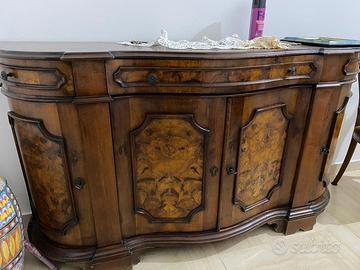 Mobile ingresso e credenza